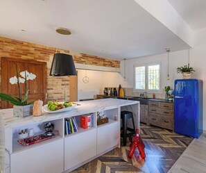Oven, stovetop, dishwasher