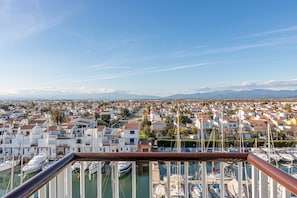 Balcony - Apartment in Empuriabrava Near Aiguamolls (Castello d'Empuries)