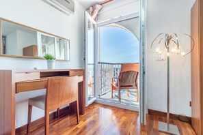Apartment | 3 bedrooms, iron/ironing board - Apartment in Empuriabrava Near Aiguamolls (Castello d'Empuries)