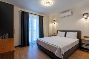 Superior Double or Twin Room, Partial Sea View | Egyptian cotton sheets, premium bedding, Select Comfort beds - BAPS Cunda (Ayvalik)