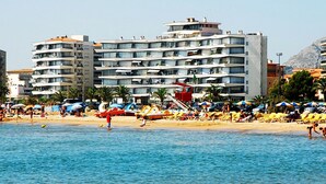 Apartment | View from property - Apartment in Spain by the Sandy Beach (Torroella de Montgrí)