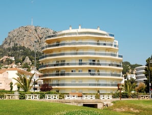 Apartment | Exterior - Apartment in Estartit by the Beach (Torroella de Montgrí)