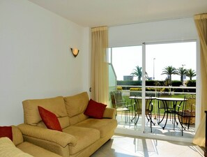 Apartment | Living room - Apartment in Estartit by the Beach (Torroella de Montgrí)