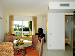 Apartment | Living room - Apartment in Estartit by the Beach (Torroella de Montgrí)