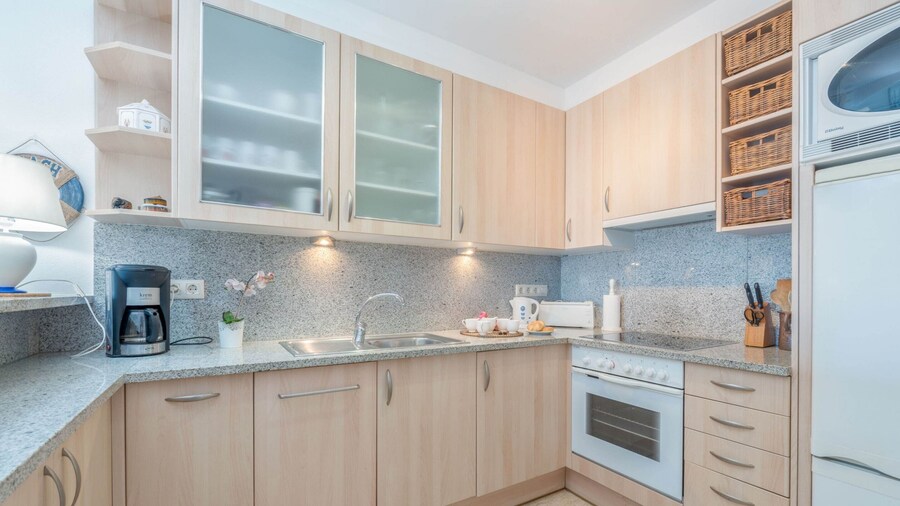 Apartment in Empuriabrava With Sea Views