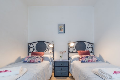 Apartment in Empuriabrava With Sea Views