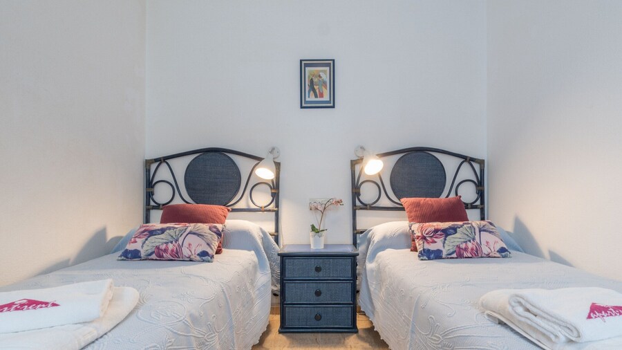 Apartment in Empuriabrava With Sea Views