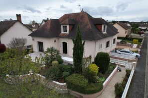 House | Exterior - Spacious Group Stay Near Le Mans Circuit (Changé)