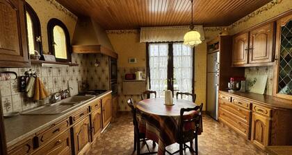 Spacious Group Stay Near Le Mans Circuit