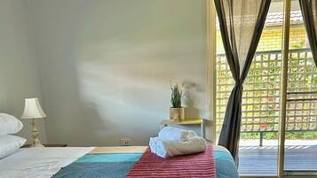 4 bedrooms, iron/ironing board, free WiFi, bed sheets