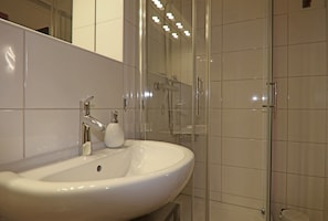 Apartment | Badezimmer