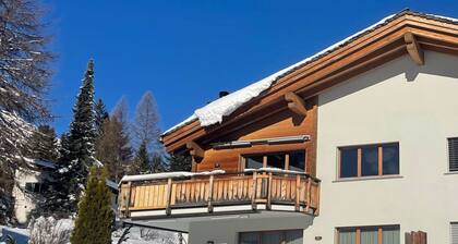 Agréable appartement pour 8 personnes avec WIFI, TV et balcon