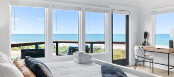 Seaside Rose Luxury Ocean Front, Heated Pool, Hot Tub, Sleeps 28, Pets, Downtown