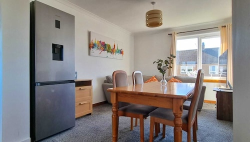 Stylish Coastal Retreat in Saltcoats