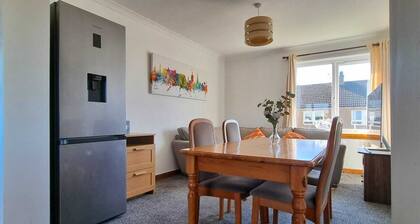 Stylish Coastal Retreat in Saltcoats