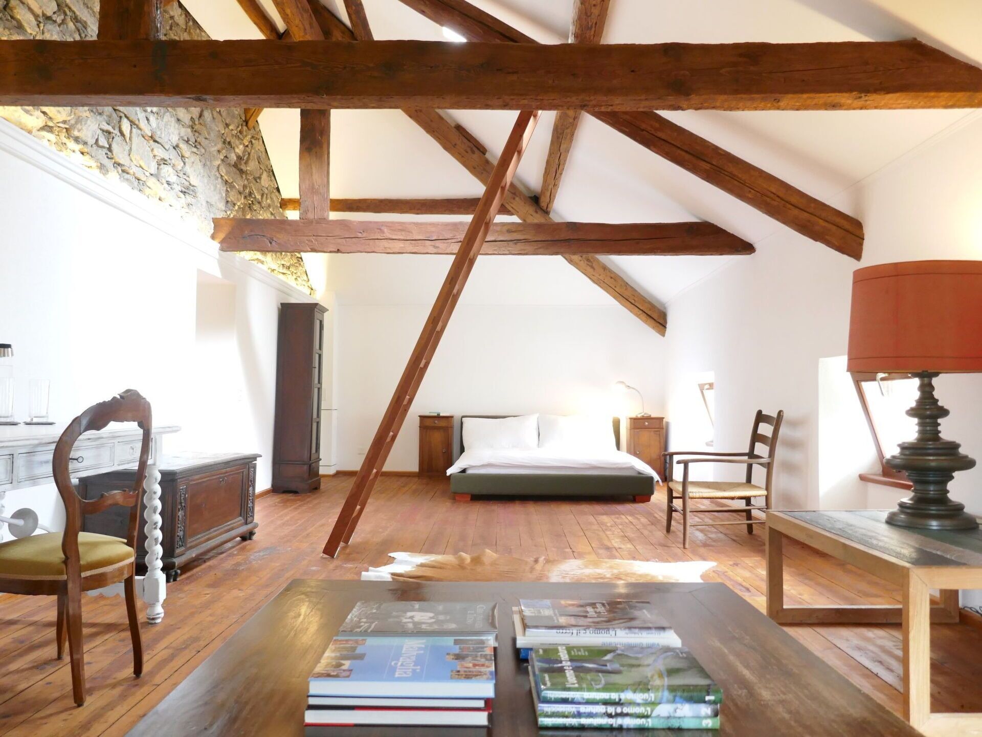 2 bedrooms, travel cot, free WiFi