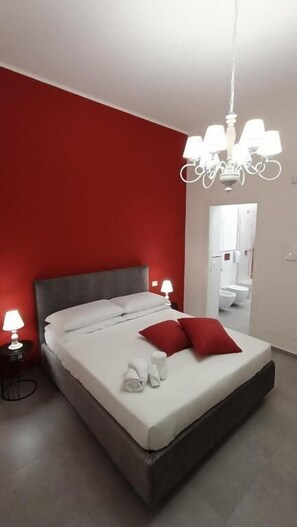 Dobbeltrom – deluxe, byutsikt | Strykejern/-brett og wi-fi (inkludert)