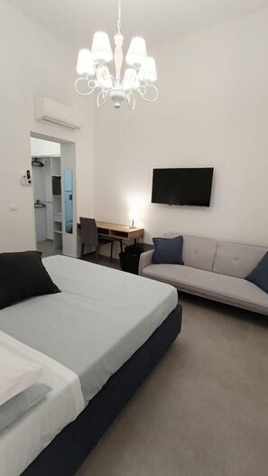 Iron/ironing board, free WiFi