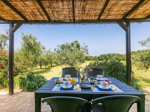 屋外ダイニングエリア