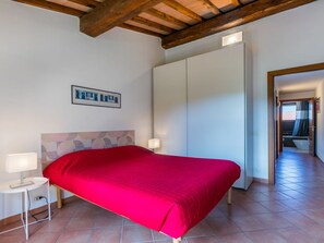 Lit parapluie, Wi-Fi gratuit, draps fournis
