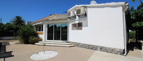 Villa | Exterior
