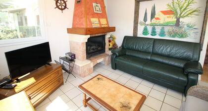 House in Empuriabrava Near the Beach