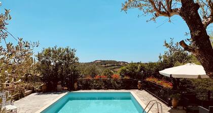 Villa with swimming pool and large garden, nestled in the hills of Maremma
