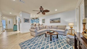 Smart TV - Gulf Place 30A! Walk to Beach! Pools! Tennis Court! (Santa Rosa Beach)