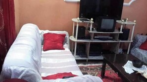 Living area - Birhan Guest House (Addis Ababa)