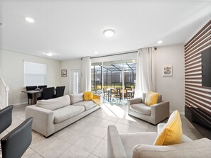 Smart TV - PROMO Charming 5 BR Villa, Private Pool, Resort – by Blue Sky Villas (Davenport)