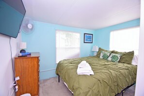 3 bedrooms, iron/ironing board, Internet, bed sheets - White Horse Park-Spinnaker Lane 96 - Free WIFI,Pool,AC (Berlin)