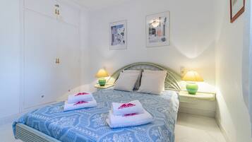 Villa | 4 bedrooms, iron/ironing board