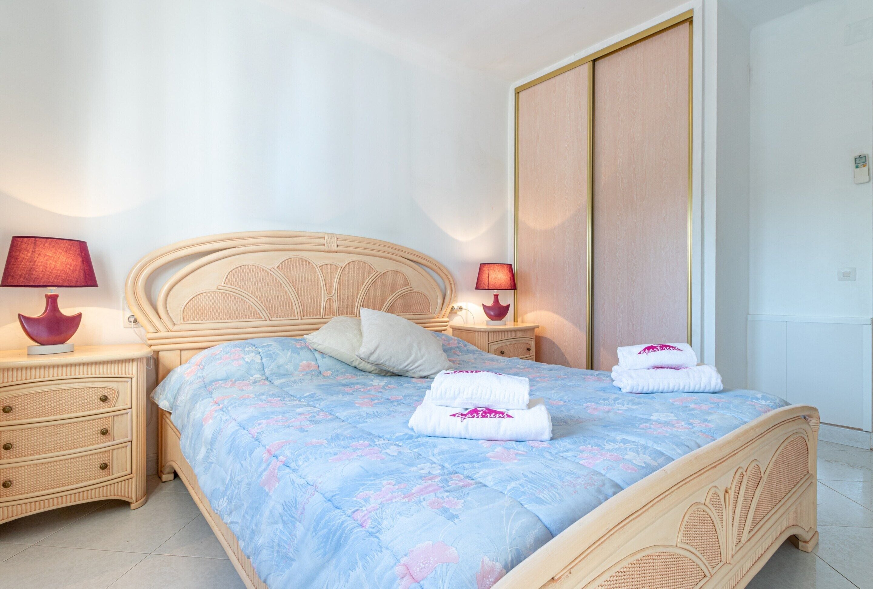 4 bedrooms, iron/ironing board