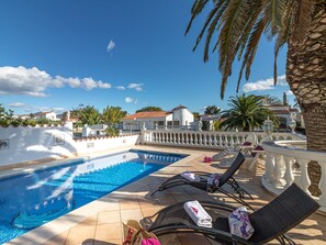 Villa | Pool | Inomhuspool och utomhuspool