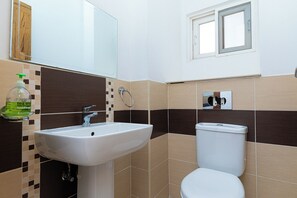 Free toiletries, soap, toilet paper - Polo Heights -Sky Suites (Accra)