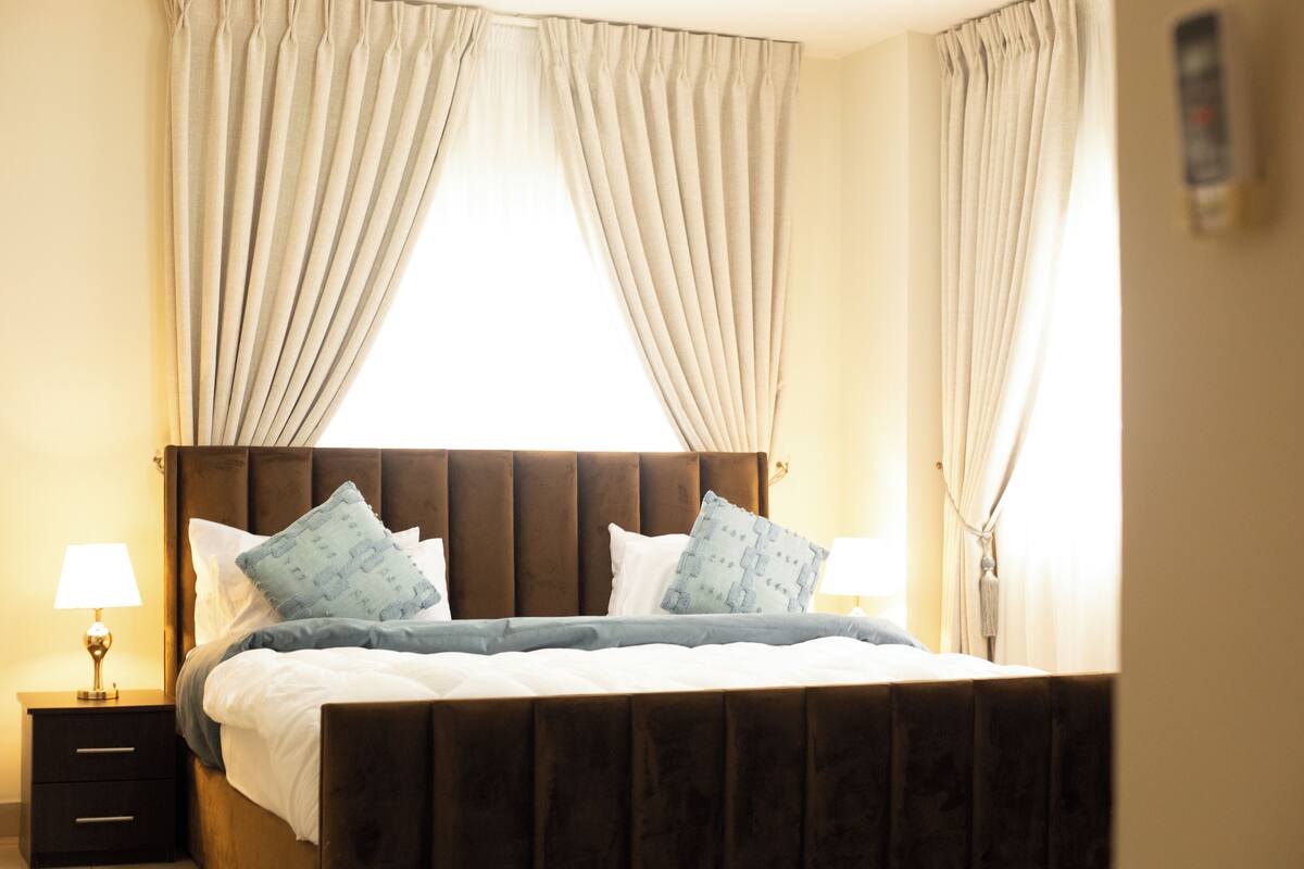 Superior Apartment, City View | Iron/ironing board, WiFi (free)