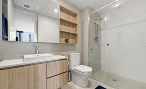 Bruser, håndklæder, Sæbe, Toiletpapir