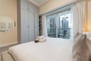 Skrivebord, strykejern/-brett, wi-fi og sengetøy