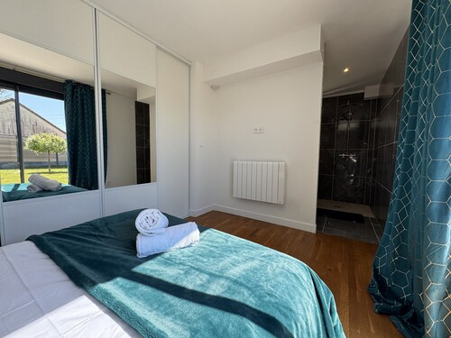 Stylish Villa With Pool Near Le Mans