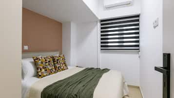 Iron/ironing board, free WiFi, bed sheets