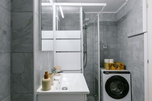Hair dryer, towels - Elegant Urban Stay in Piraeus (Piraeus)