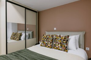 2 habitaciones, tabla de planchar con plancha y wifi gratis 