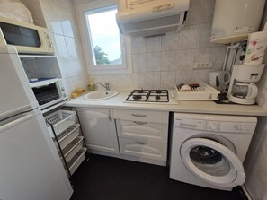 雪櫃、微波爐、焗爐、咖啡機/沖茶器