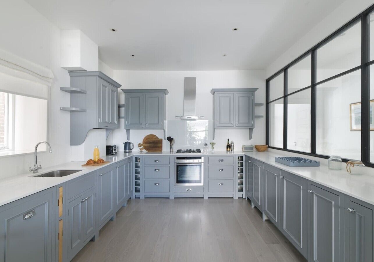 Dishwasher, coffee/tea maker, toaster, high chair