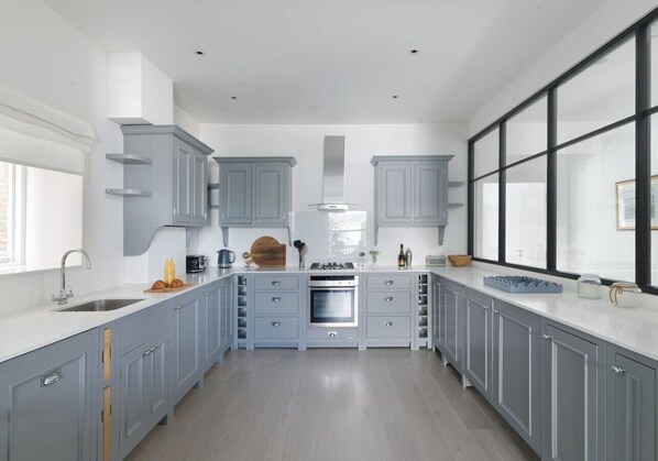 Dishwasher, coffee/tea maker, toaster, high chair
