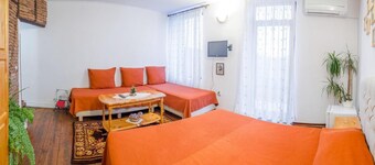 Room-charming Guest Room in Historic Vel