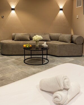 Iron/ironing board, free WiFi, bed sheets - Salmiya Grand Hotel (Salmiya)