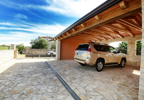 Great Villa With Balcony