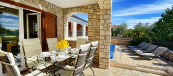 Great Villa With Balcony