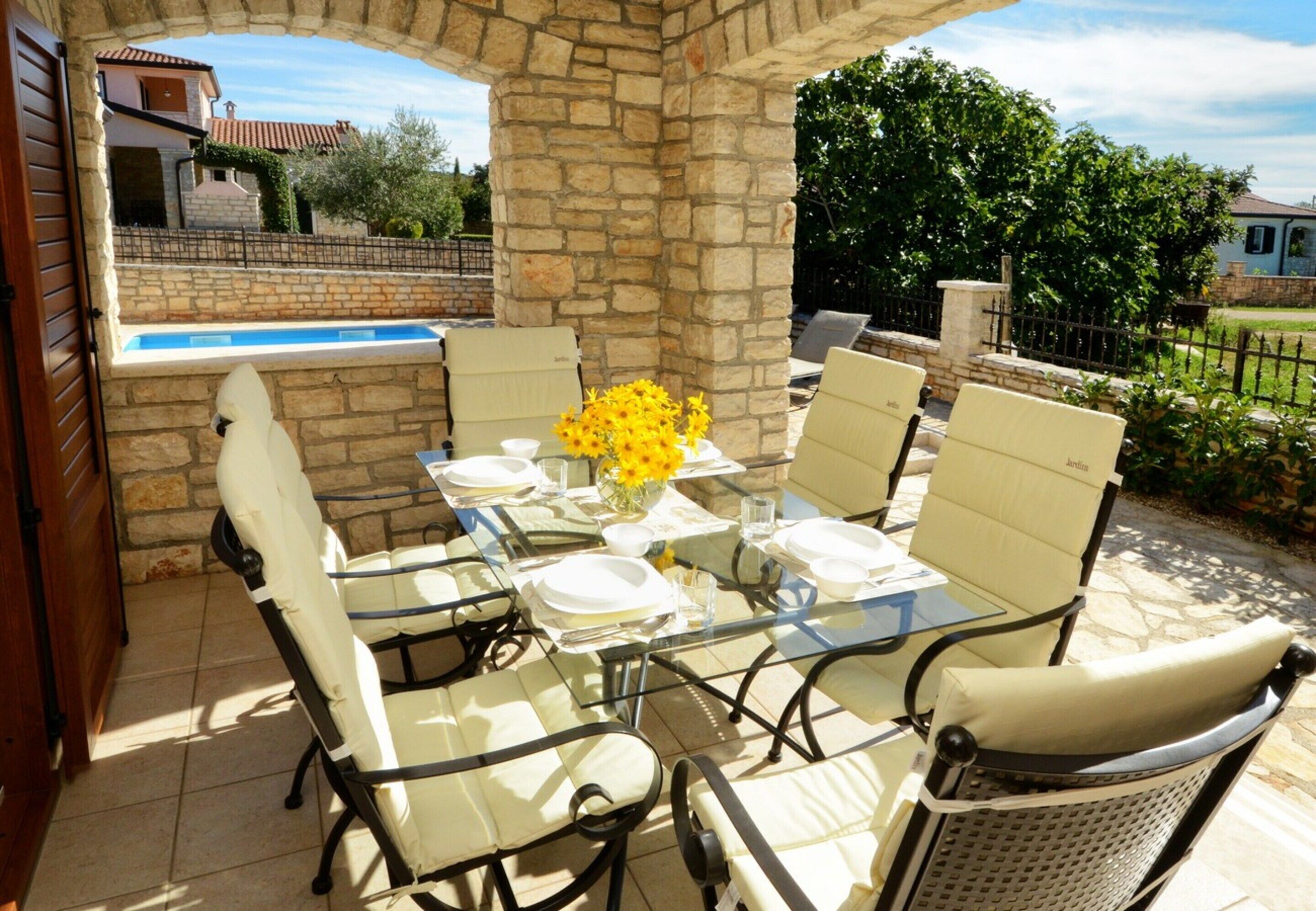 Villa | Outdoor dining